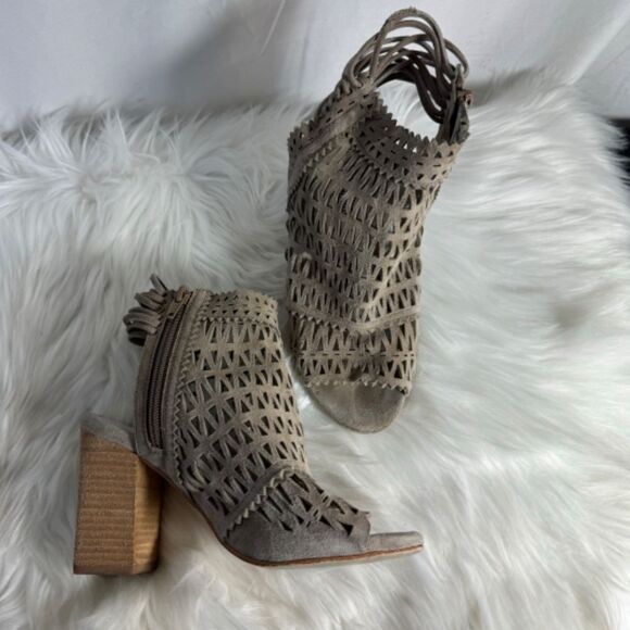 Anthro Jeffrey Campbell Ottawa Taupe Perforated Suede Slingback Heels Sz 7 - Picture 3 of 5